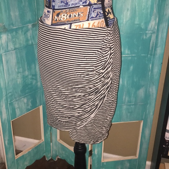 a.n.a. | women's striped skirt - Picture 6 of 7